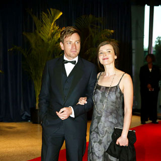 Ewan McGregor, Eve Mavrakis in 2010 White House Correspondents Association Dinner - Arrivals