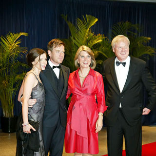 Ewan McGregor, Eve Mavrakis, Chris Matthews, Kathleen Matthews in 2010 White House Correspondents Association Dinner - Arrivals