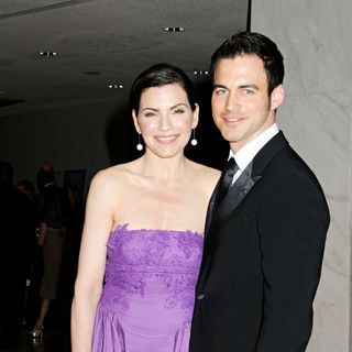 Julianna Margulies, Keith Lieberthal in 2010 White House Correspondents Association Dinner - Arrivals