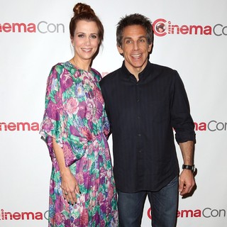Kristen Wiig in 20th Century Fox's CinemaCon - Arrivals - wiig-stiller-20th-century-fox-s-cinemacon-03