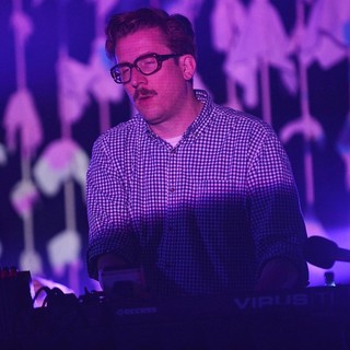 Mikael Jorgensen, Wilco in Wilco Performing Live in Concert