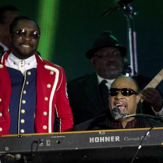 will.i.am, Stevie Wonder in The Diamond Jubilee Concert