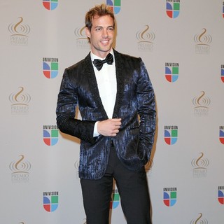 William Levy in Univisions 2010 Premio Lo Nuestro a La Musica Latina Awards