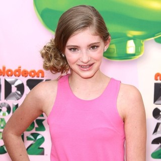 Willow Shields in 2012 Kids' Choice Awards - Arrivals - willow-shields-2012-kids-choice-awards-02