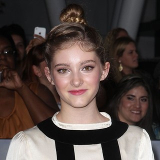 Willow Shields in The Premiere of The Twilight Saga's Breaking Dawn Part II - willow-shields-premiere-breaking-dawn-2-01