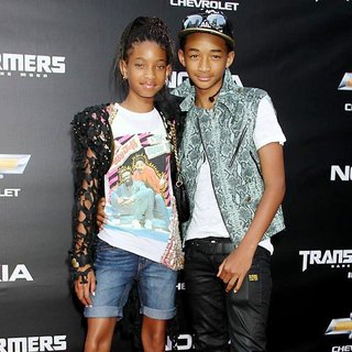 Jaden Smith in New York Premiere of Transformers Dark of the Moon - willow-smith-jaden-premiere-transformers-dark-of-the-moon-03
