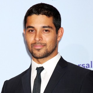 Wilmer Valderrama in 2012 NCLR ALMA Awards - Press Room - wilmer-valderrama-2012-nclr-alma-awards-press-room-01