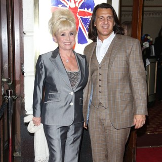 Barbara Windsor, Scott Mitchell in VIVA Forever Spice Girls The Musical - Arrivals
