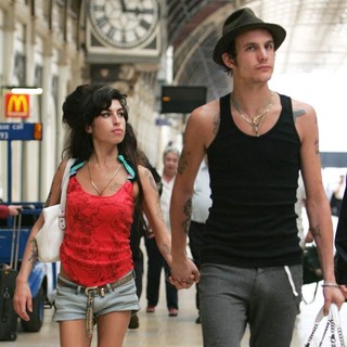 Amy Winehouse, Blake Fielder-Civil in Amy Winehouse and Blake Fielder-Civil Getting on A Train at Paddington Station
