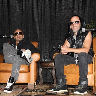 Wisin & Yandel in Marc Ecko and Wisin Yandel Press Conference at The Foundation Room - wisin-yandel-marc-ecko-and-wisin-yandel-press-conference-07