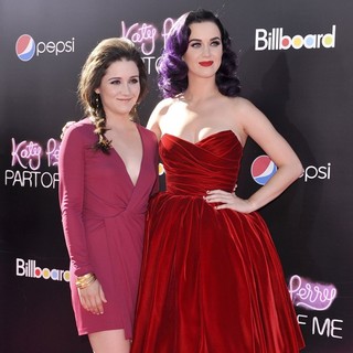 Shannon Woodward, Katy Perry in Katy Perry: Part of Me Los Angeles Premiere