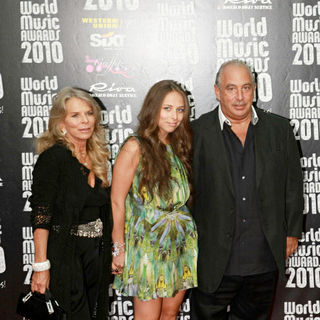 Christina Green, Chloe Green, Philip Green in 2010 World Music Awards - Arrivals