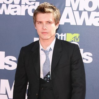 Xavier Samuel in 2011 MTV Movie Awards - Arrivals