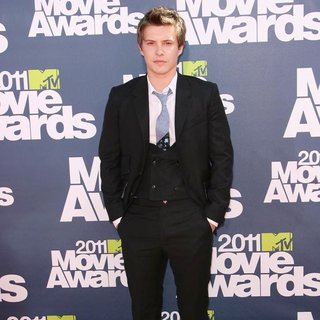 Xavier Samuel in 2011 MTV Movie Awards - Arrivals