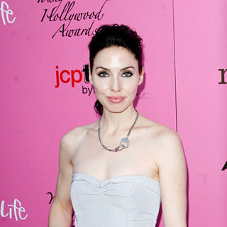 Whitney Cummings in The 12th Annual Young Hollywood Awards - Arrivals