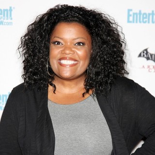 Yvette Nicole Brown in Comic Con 2011 Day 3 - Entertainment Weekly Party - Arrivals - yvette-nicole-brown-2011-comic-con-convention-day-3-01