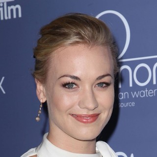 Yvonne Strahovski in Australians in Film Awards and Benefit Dinner 2012 - Arrivals - yvonne-strahovski-australians-in-film-awards-and-benefit-dinner-2012-01