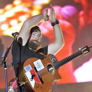 Zac Brown Band Perform Live in Concert - zac-brown-band-perform-live-in-concert-02