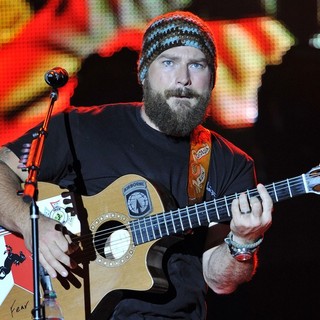 Zac Brown Band Perform Live in Concert - zac-brown-band-perform-live-in-concert-09