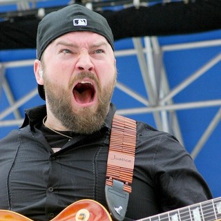 Zac Brown Band Performs at The 25th Anniversary KISS Country Chili Cookoff 2010 - zac-brown-band-performs-25th-anniversary-kiss-country-chili-cookoff-2010-02