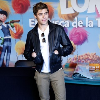 Zac Efron in Photocall and Signing for The Release of The Lorax