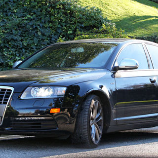 Zac Efron in Zac Efron Leaving Vanessa Hudgens' House in His Car
