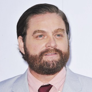 Zach Galifianakis in Los Angeles Premiere of The Campaign - Arrivals - zach-galifianakis-premiere-the-campaign-01
