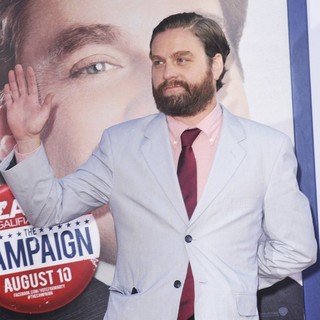 Zach Galifianakis in Los Angeles Premiere of The Campaign - Arrivals - zach-galifianakis-premiere-the-campaign-02