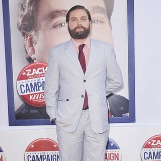 Zach Galifianakis in Los Angeles Premiere of The Campaign - Arrivals - zach-galifianakis-premiere-the-campaign-03