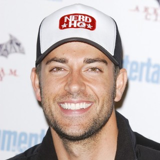 Zachary Levi in Comic Con 2011 Day 3 - Entertainment Weekly Party - Arrivals