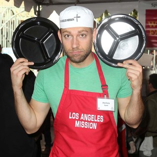 Zachary Levi in The Los Angeles Mission's Thanksgiving for Skid Row Homeless