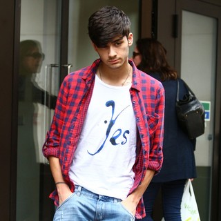 Zayn Malik, One Direction in Zayn Malik Leaving The Sony Music Offices