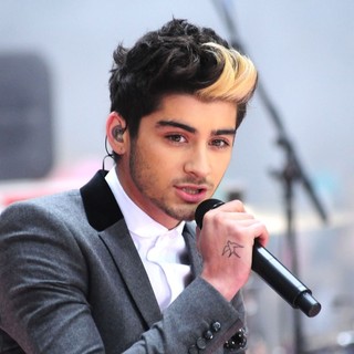 Zayn Malik, One Direction in One Direction Performing Live on The Today Show