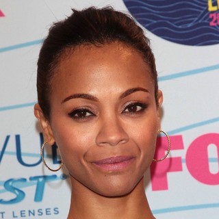 Zoe Saldana in The 2012 Teen Choice Awards - Press Room