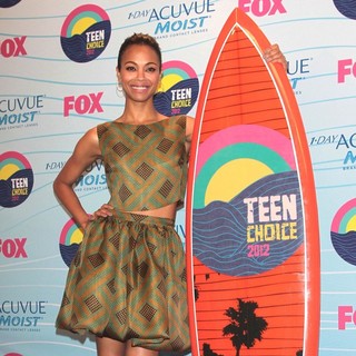 Zoe Saldana in The 2012 Teen Choice Awards - Press Room