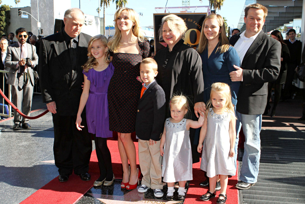 Reese Witherspoon Hollywood Reese Witherspoon And Ava. Reese Witherspoon Hollywood