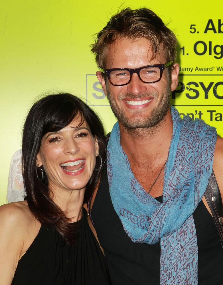 Perrey Reeves
