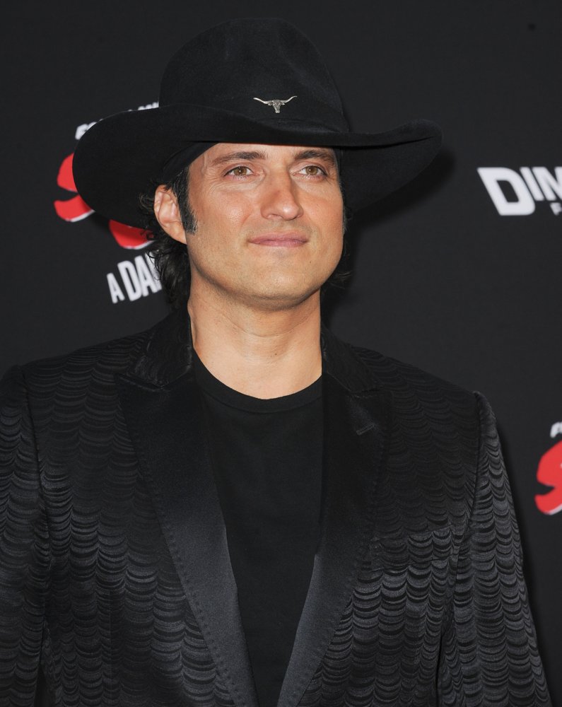 robert rodriguez size chart robert rodriguez picture 52 los angeles premiere of sin robert rodriguez size chart robert rodriguez picture 52 los angeles premiere of sin