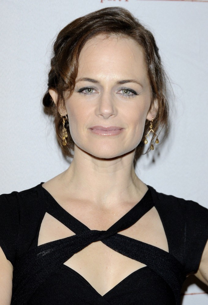 Sarah Clarke Net Worth