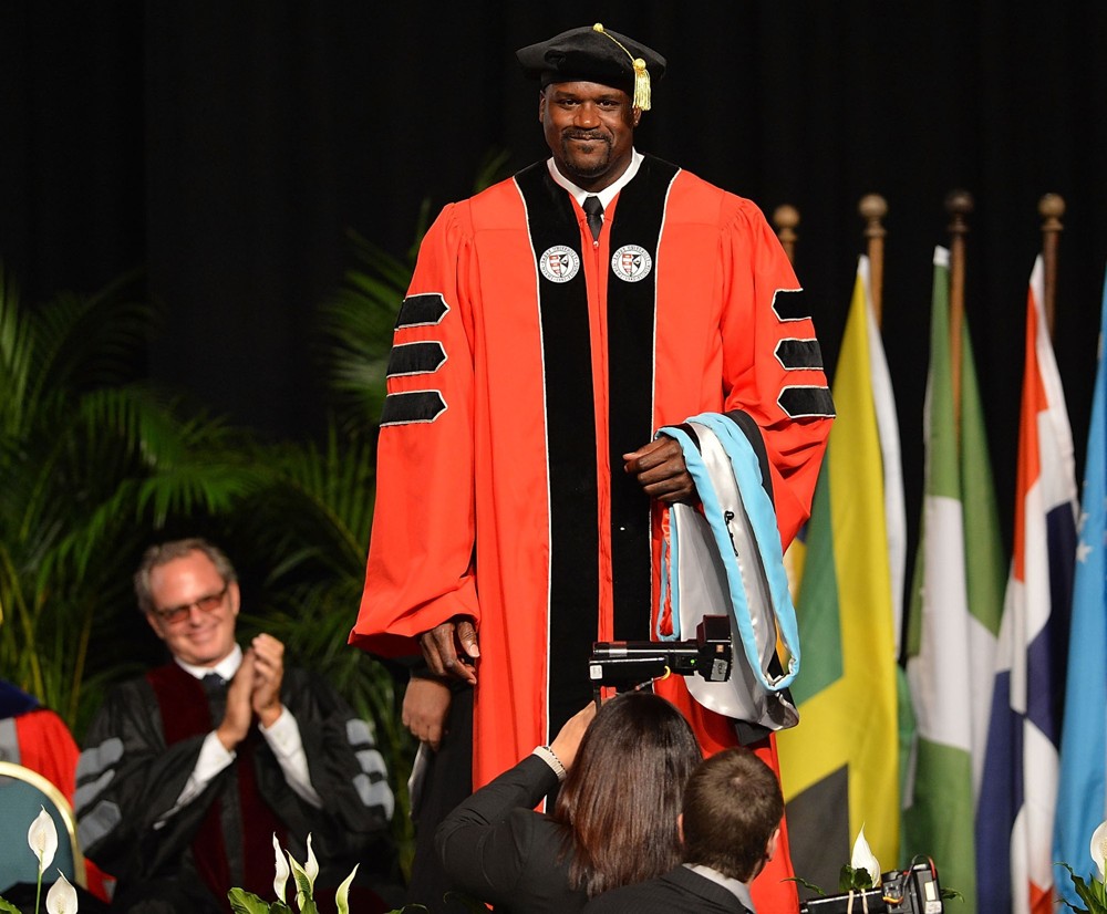 Pics Shaquille O'Neal Receives His Doctoral Degree in Education