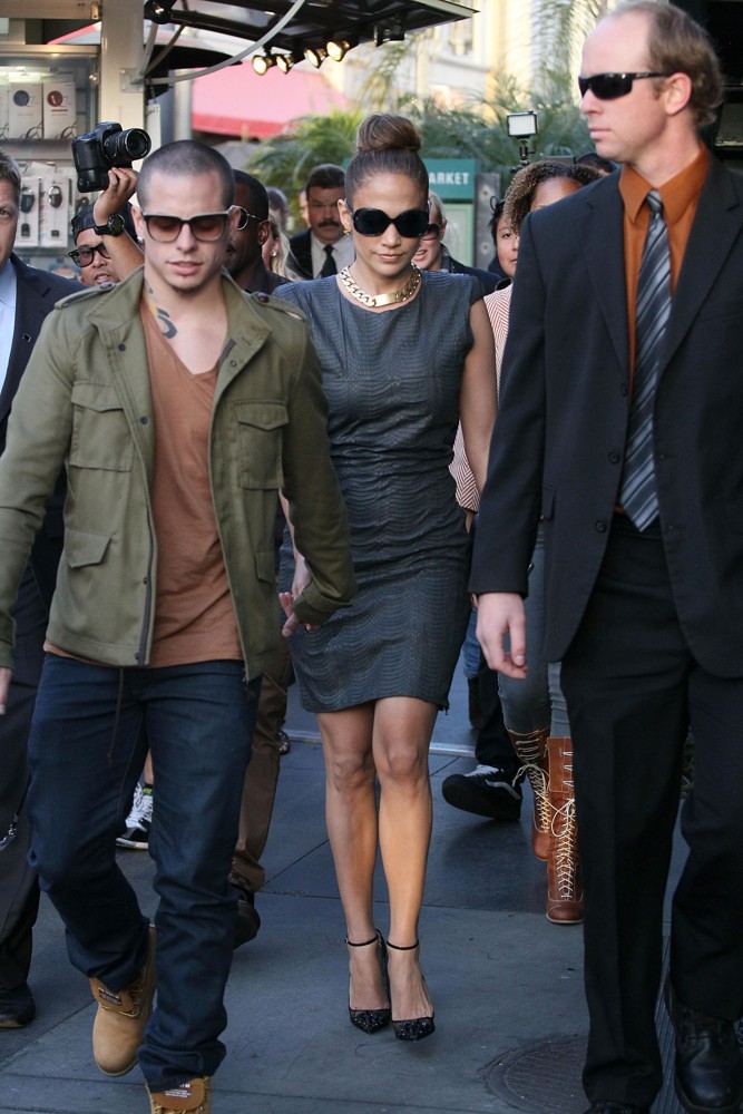Photo credit: /WENN
            
           After teaming up with estranged husband Marc Anthony on "Q'Viva! The Chosen", Jennifer Lopez will be starring alongside her current boy-toy Casper Smart on