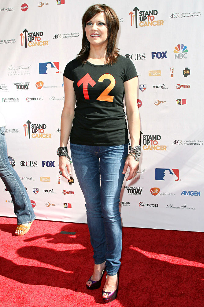 gabby concepcion sexy photo martina mcbride hot behind