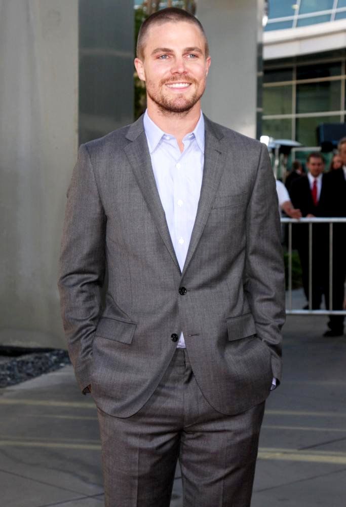 Stephen Amell Picture 4 - The P...