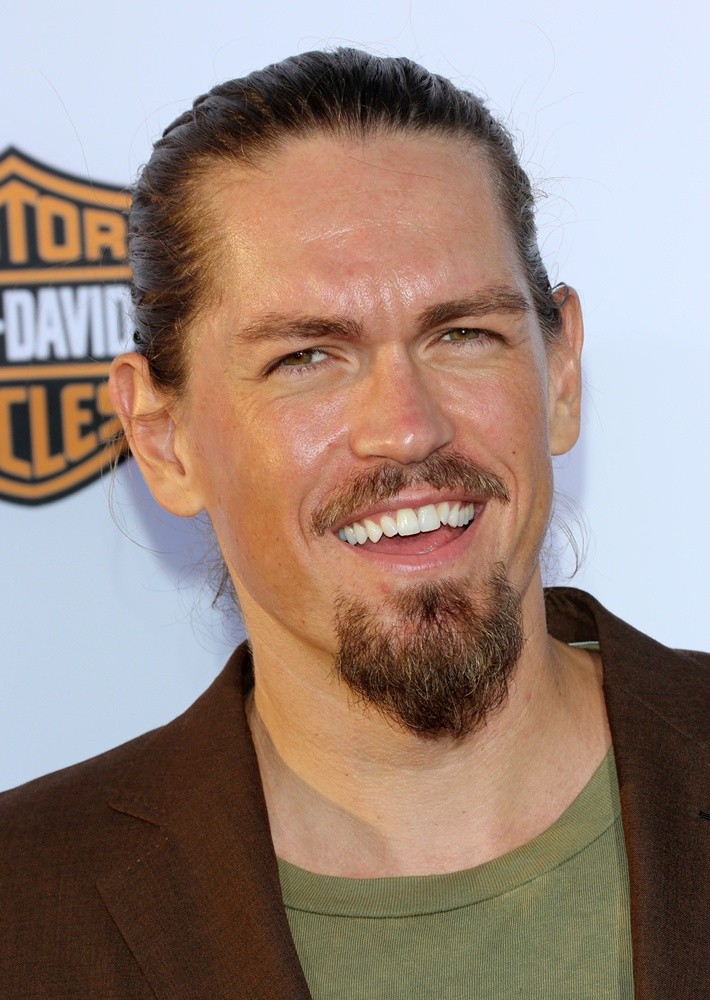 Steve Howey Net Worth