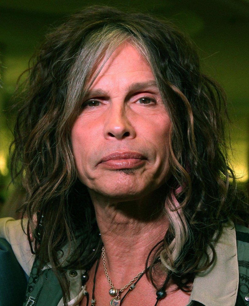 Steven Tyler - steven-tyler-andrew-charles-fashion-show-01