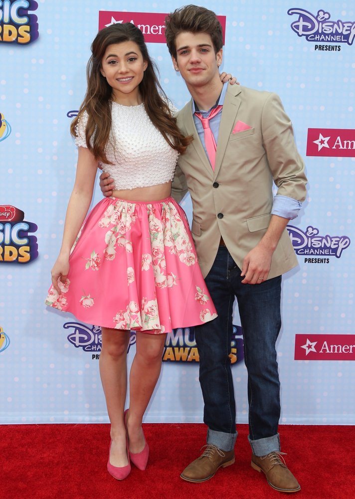 Olivia Stuck Picture 9 - 2015 Radio Disney Music Awards - Arrivals