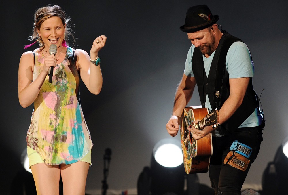 SUGARLAND Tour Dates 2016 2017 concert images & videos