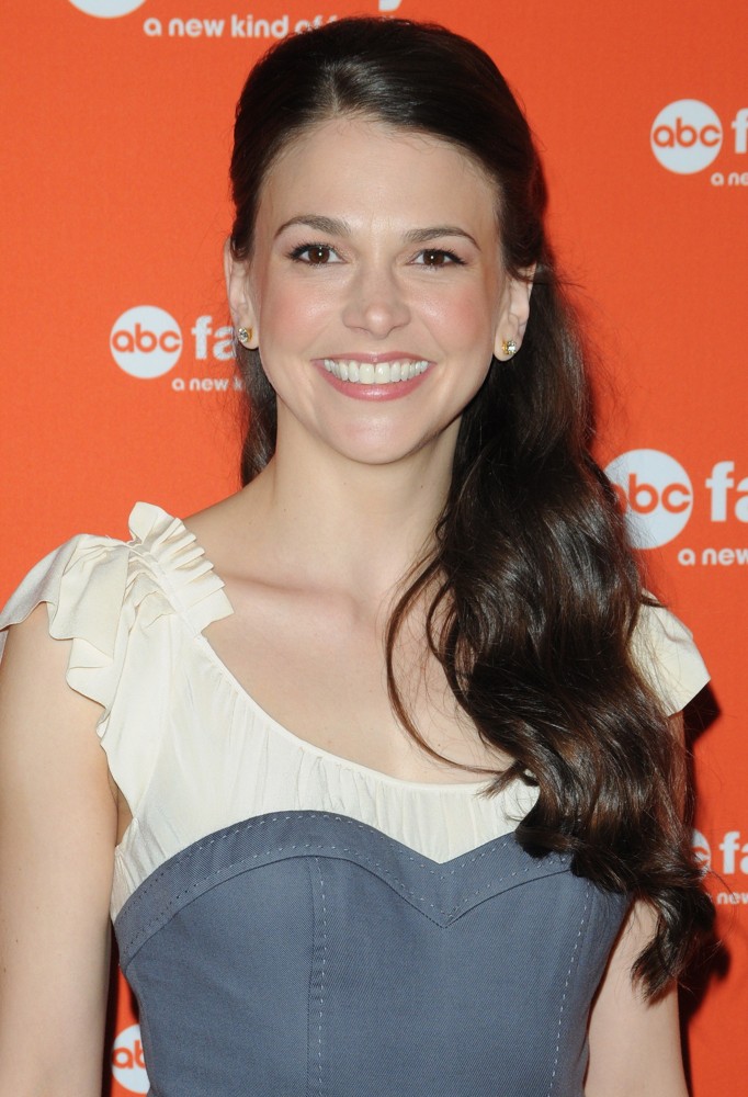 Sutton Foster Picture 19 - ABC Family Upfront