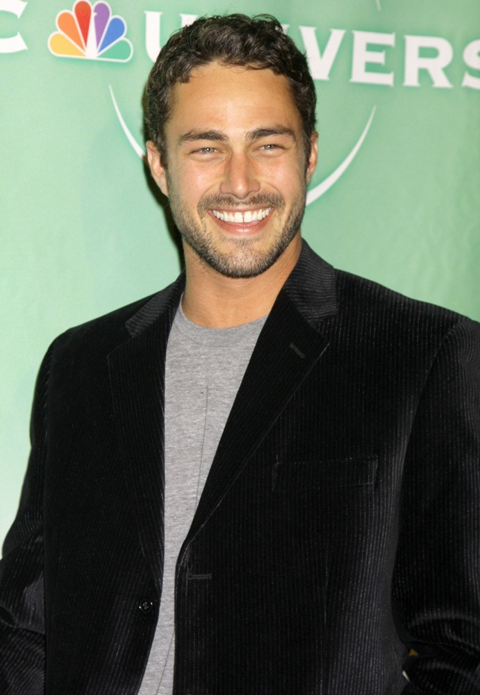 Taylor Kinney Picture 1 Showing 1 of 1 Photos