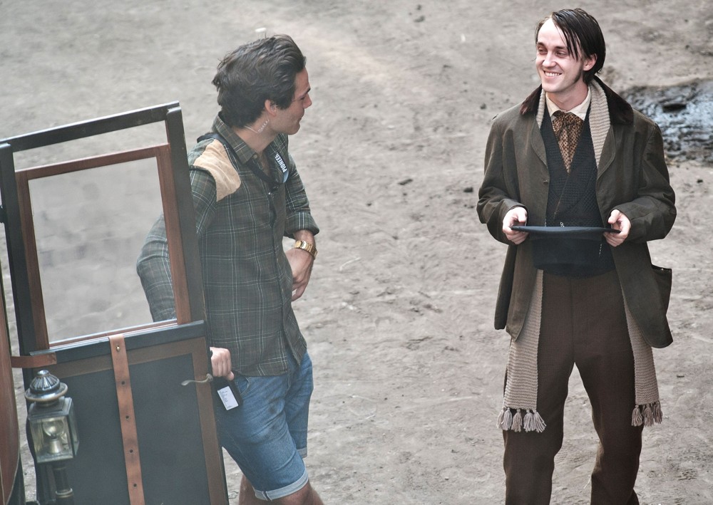 http://www.aceshowbiz.com/images/wennpic/tom-felton-on-set-therese-raquin-04.jpg